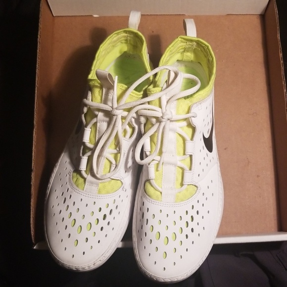 Nike Lightweight White Trainers - Picture 2 of 5